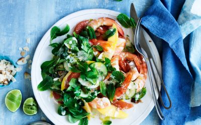 Prawn and mango salad with pink grapefruit